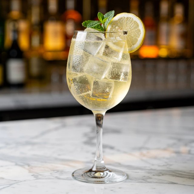 Limoncello Spritz
